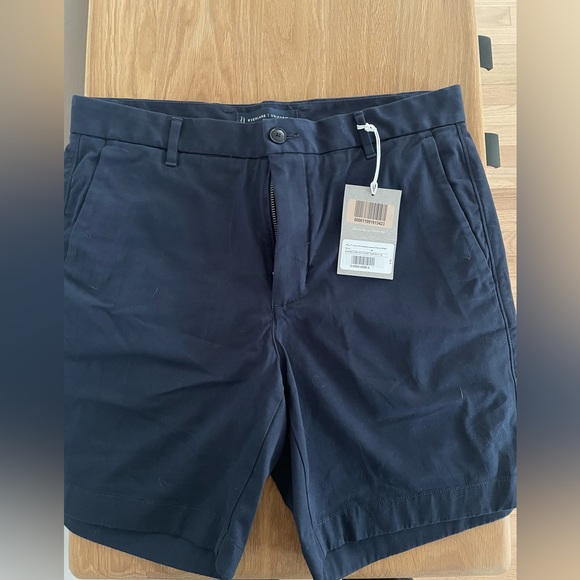 Everlane Other - Everlane Slim 7” Shorts (New)